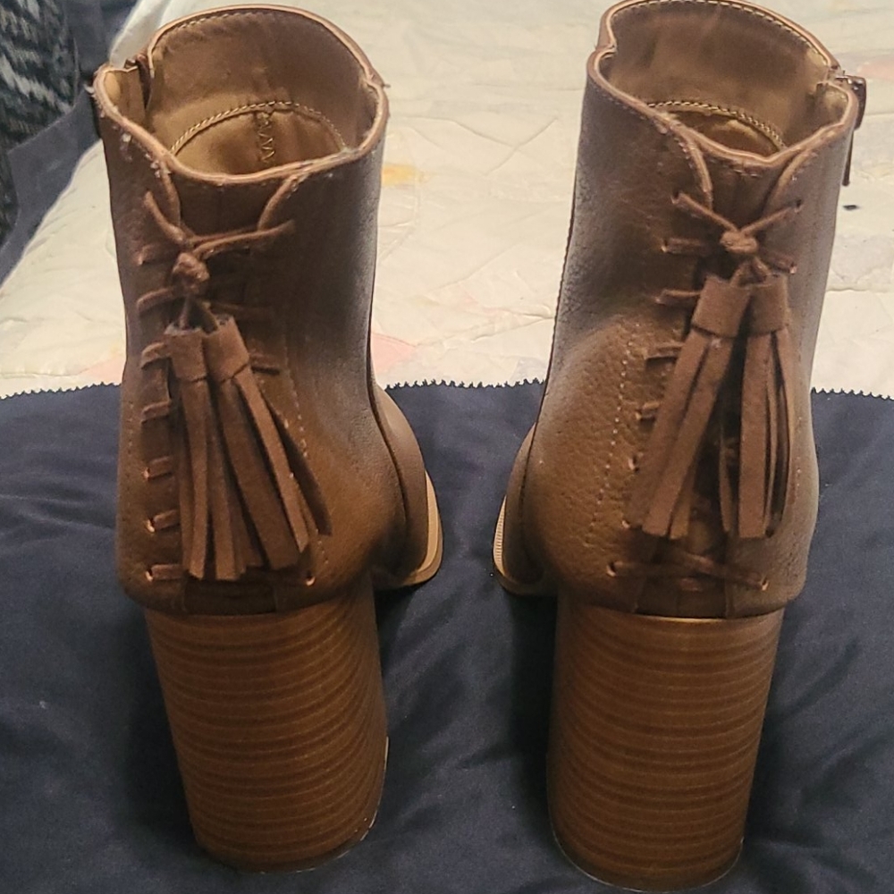 NWOT Ankle Boots - Picture 4 of 6